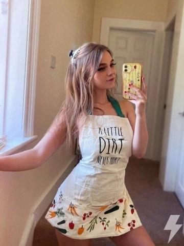 Роксана Элегантная Блондинка